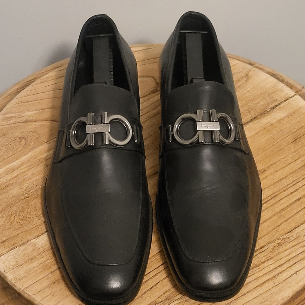 Dress shoes